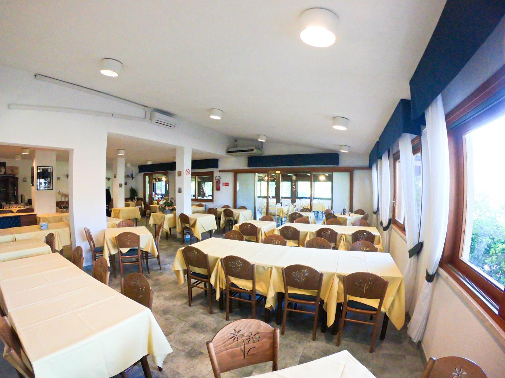 Hotel Santa Caterina Марина-ди-Кампо Экстерьер фото