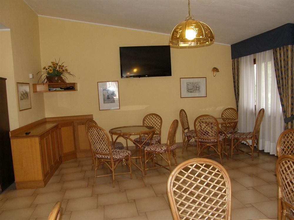 Hotel Santa Caterina Марина-ди-Кампо Экстерьер фото